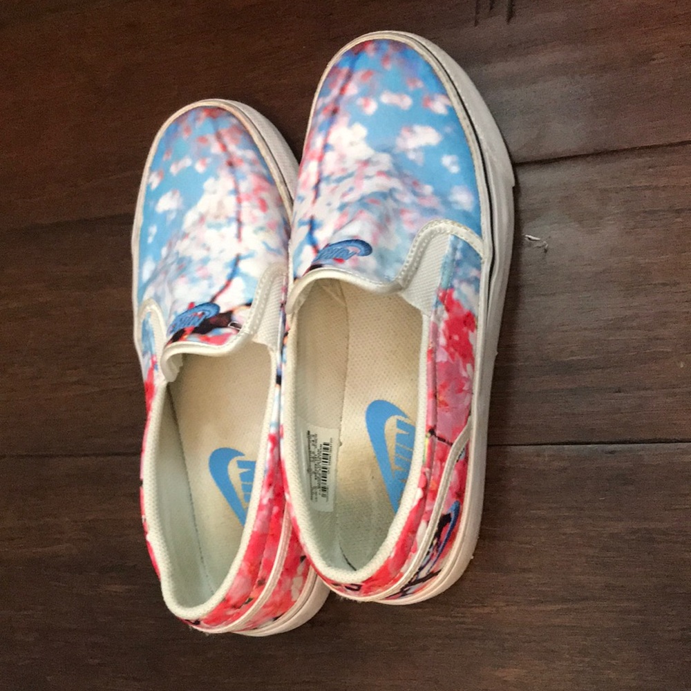 nike toki slip on pink